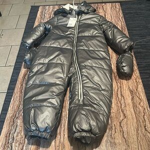 H&M kids snowsuit. Item is new with tags. Size 1 1/2- 2 years